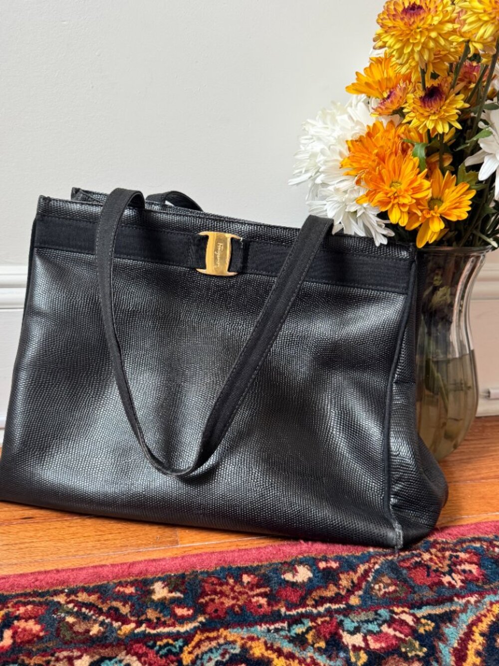Salvatore Ferragamo Black Textured Leather Vara Bow Shoulder Tote - Picture 4 of 16